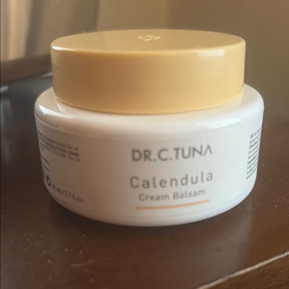 White and Cream Moisturizing Skincare